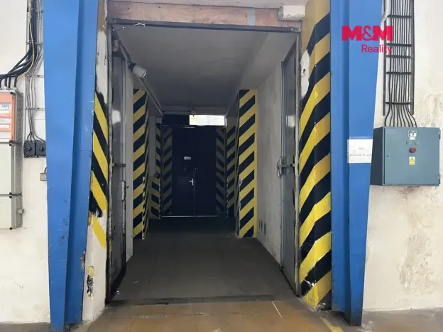 Pronájem skladu, Suchovršice, 1500 m2