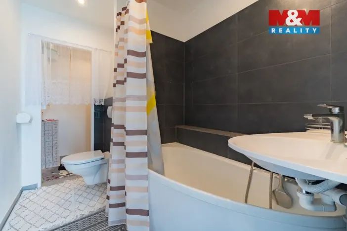 Pronájem bytu 2+1, Cheb, Riegerova, 52 m2