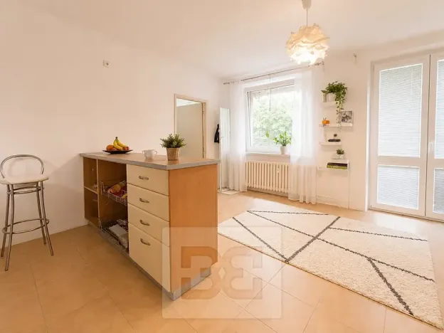 Pronájem bytu 2+kk, Brno, Valtická, 45 m2