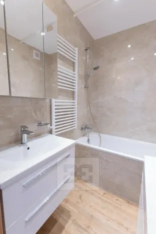Pronájem bytu 2+1, Praha - Kobylisy, Paláskova, 59 m2