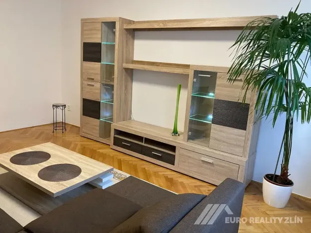 Pronájem bytu 2+1, Zlín, Dřevnická, 60 m2