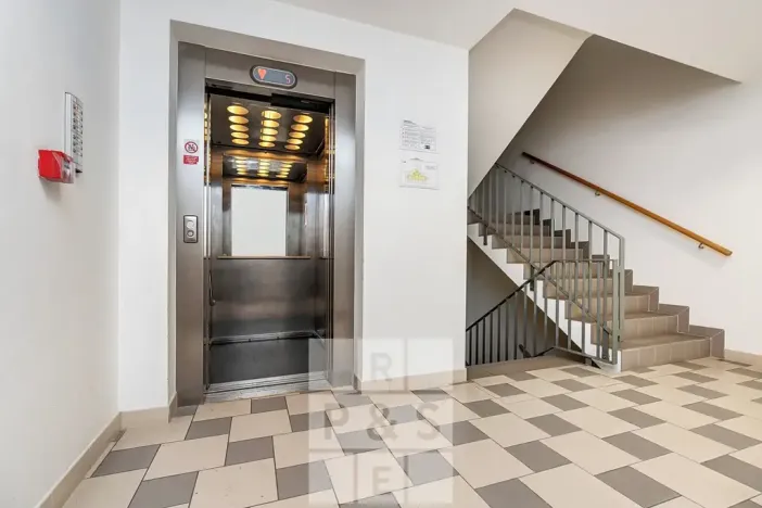 Prodej bytu 2+kk, Praha - Holešovice, Na Maninách, 59 m2