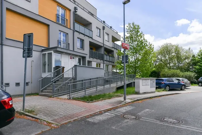 Pronájem bytu 2+kk, Praha - Uhříněves, Saturnova, 45 m2