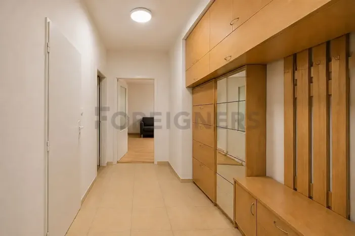 Pronájem bytu 2+1, Praha - Vršovice, Bělocerkevská, 52 m2