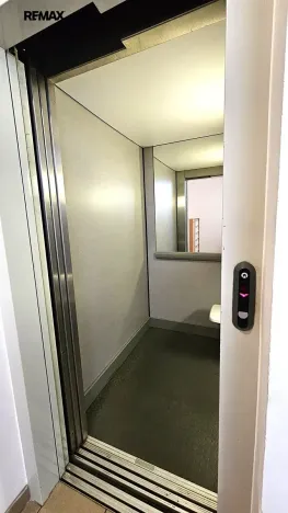 Pronájem bytu 2+kk, Praha - Řepy, Karlovarská, 59 m2