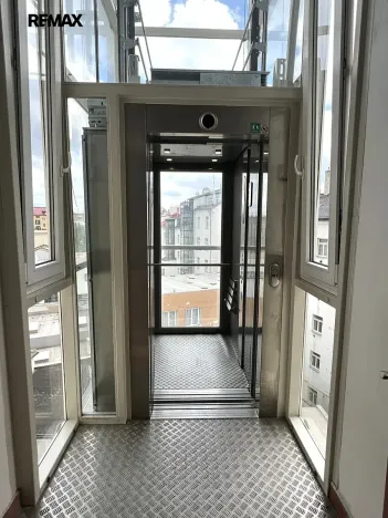 Pronájem bytu 2+kk, Praha - Vršovice, Tolstého, 56 m2