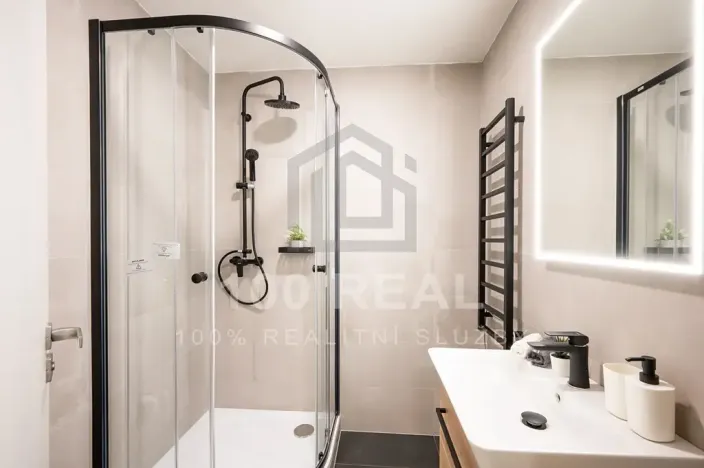 Pronájem bytu 3+kk, Hradec Králové, náměstí 28. října, 74 m2