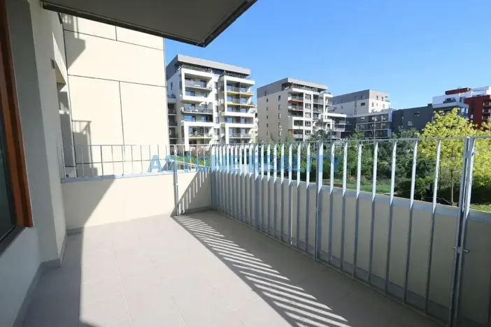 Pronájem bytu 2+kk, Praha - Modřany, K Vystrkovu, 68 m2