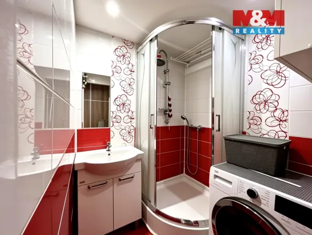 Prodej bytu 2+1, Karviná - Hranice, Bratr. Veverkových, 56 m2
