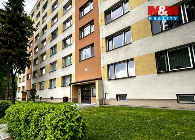 Prodej bytu 2+1, Karviná - Hranice, Bratr. Veverkových, 56 m2