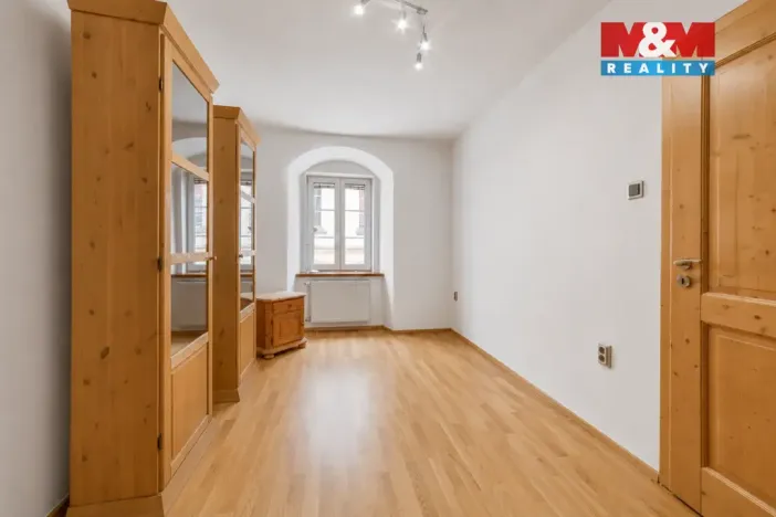 Prodej bytu 3+1, Cheb, Hradební, 56 m2