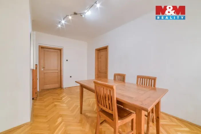 Prodej bytu 3+1, Cheb, Hradební, 56 m2