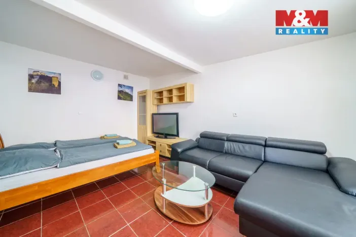 Prodej činžovního domu, Karlovy Vary - Bohatice, Jáchymovská, 700 m2