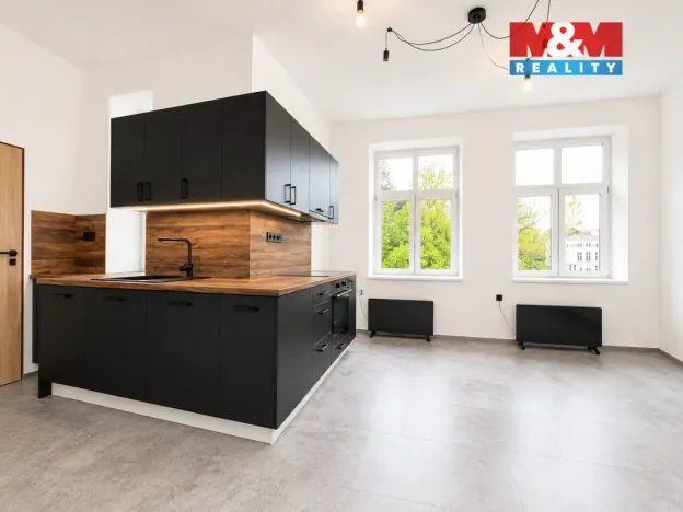 Pronájem bytu 1+kk, Trutnov - Dolní Předměstí, Maxima Gorkého, 28 m2