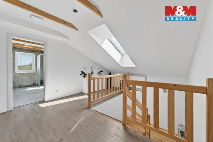 Prodej rodinného domu, Lužnice, 266 m2