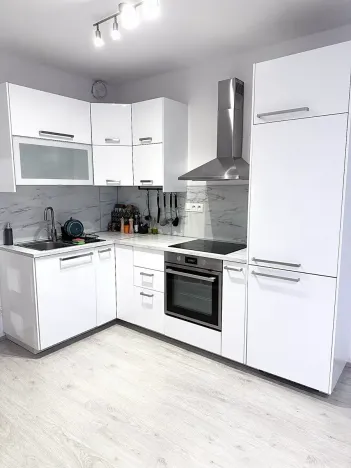 Pronájem bytu 1+kk, Praha - Letňany, Škrábkových, 40 m2