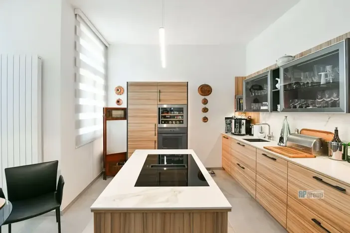 Prodej atypického bytu, Praha - Josefov, Valentinská, 108 m2