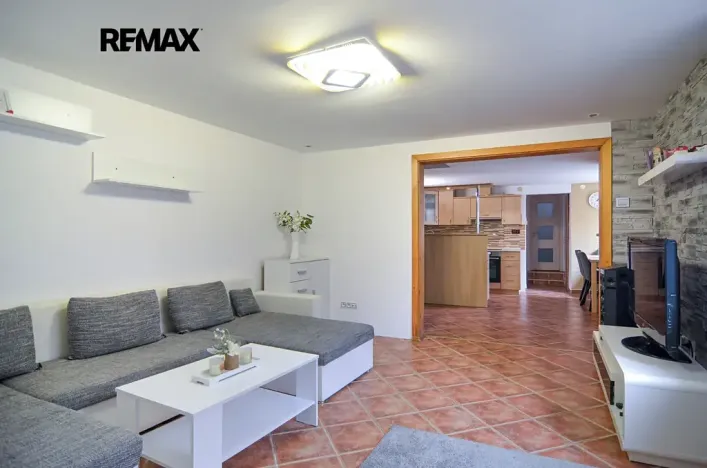 Prodej rodinného domu, Lužice, Lomená, 130 m2