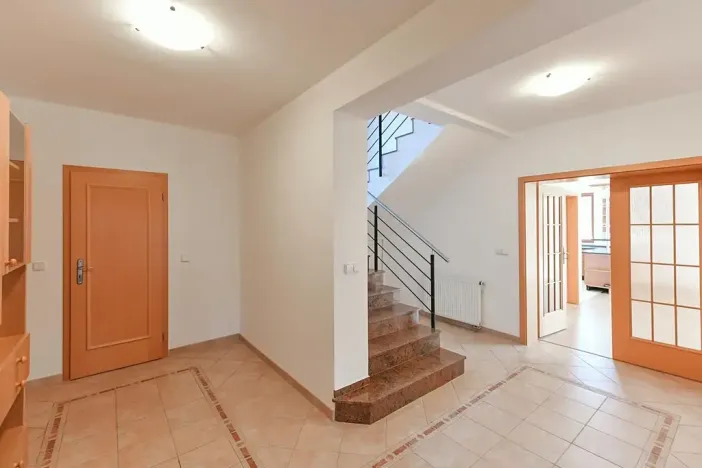 Pronájem rodinného domu, Horoměřice, 350 m2