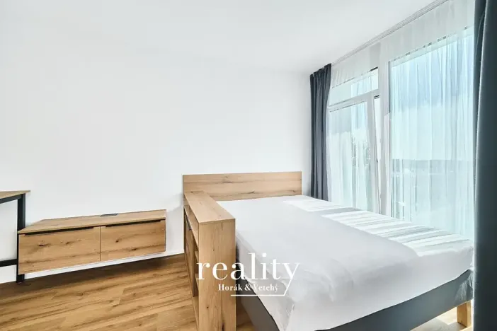 Pronájem bytu 1+kk, Znojmo, Jarošova, 37 m2