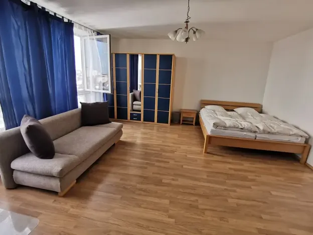 Pronájem bytu 1+kk, Praha - Strašnice, Vinohradská, 43 m2