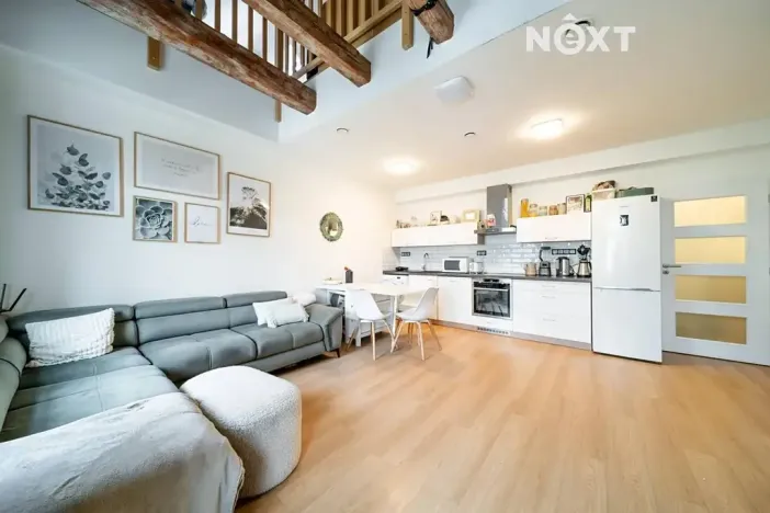 Pronájem bytu 2+kk, Vsetín, Dolní náměstí, 72 m2