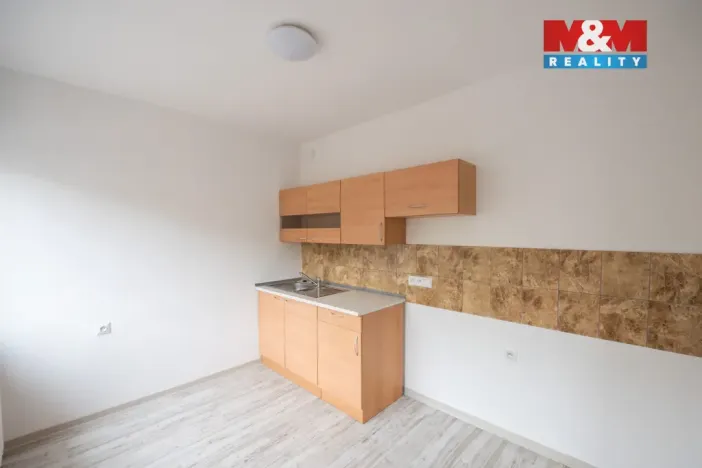 Pronájem bytu 1+kk, Hradec Králové, Sušilova, 32 m2