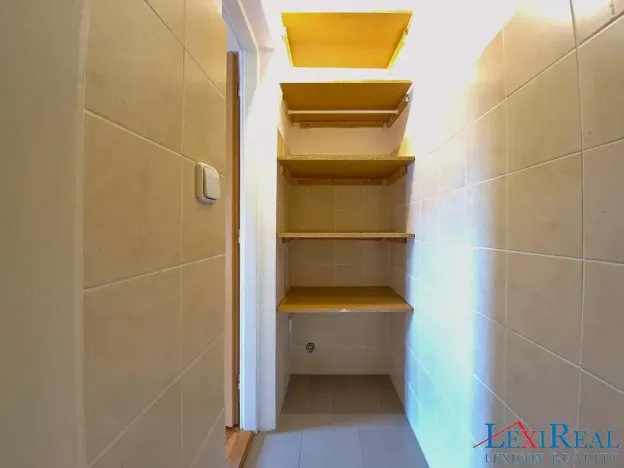 Pronájem bytu 1+1, Praha - Podolí, Podolská, 36 m2
