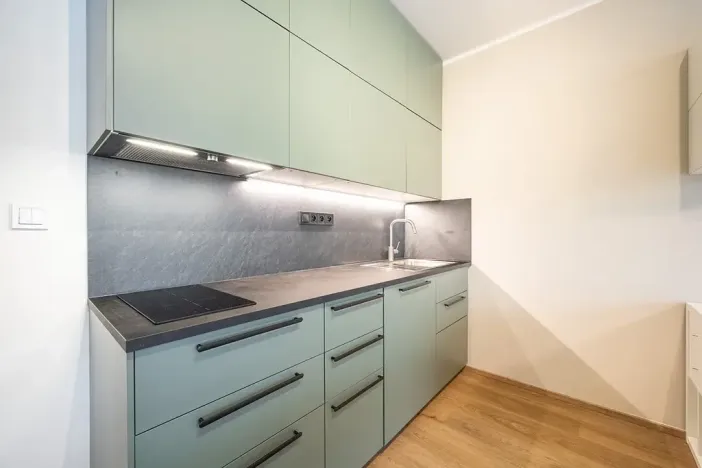 Pronájem bytu 1+kk, Praha, Milánská, 31 m2