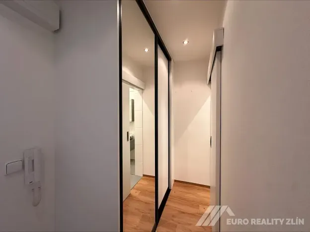 Pronájem bytu 1+kk, Zlín, Kúty, 30 m2