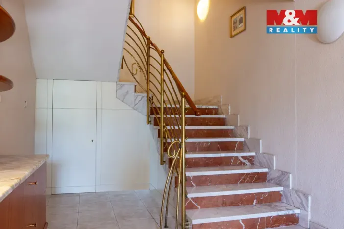 Prodej atypického bytu, Orlová - Město, Fr. Palackého, 140 m2