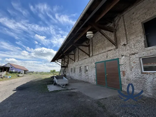 Pronájem skladu, Všejany, 253 m2
