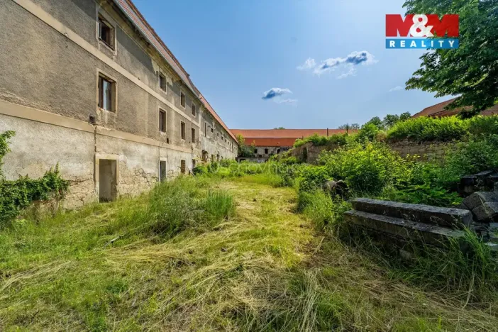 Prodej komerčního pozemku, Zvoleněves, 18484 m2