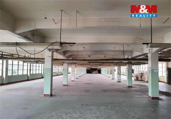 Pronájem obchodního prostoru, Varnsdorf, Bratislavská, 700 m2