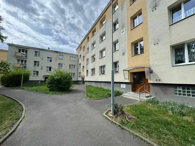 Pronájem bytu 2+1, Teplice, Buzulucká, 52 m2