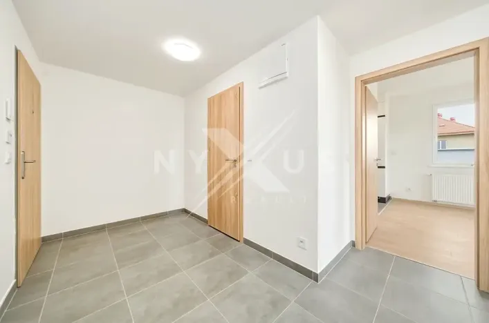 Pronájem bytu 2+kk, Praha - Strašnice, Strančická, 49 m2