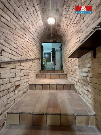 Prodej vinného sklepa, Velké Bílovice, 200 m2