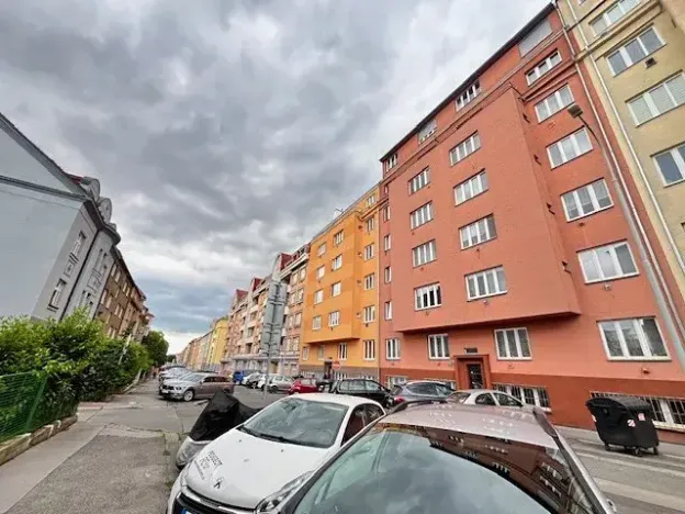 Pronájem bytu 2+1, Praha - Žižkov, Jeseniova, 42 m2