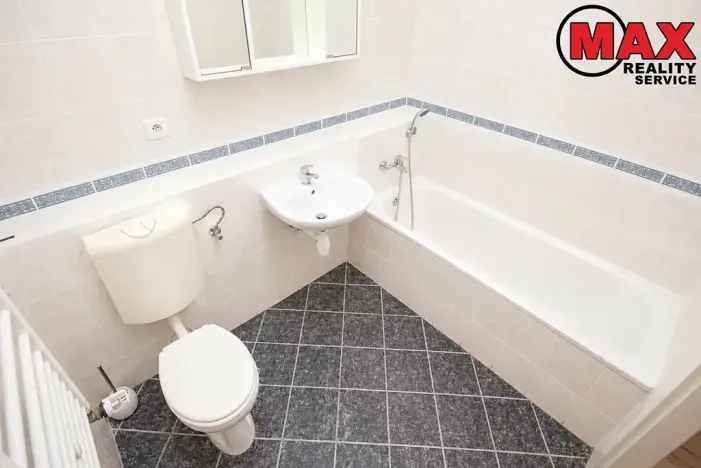 Pronájem bytu 1+kk, Praha - Troja, Hnězdenská, 36 m2