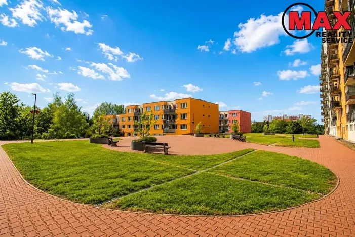Pronájem bytu 1+kk, Praha - Troja, Hnězdenská, 36 m2