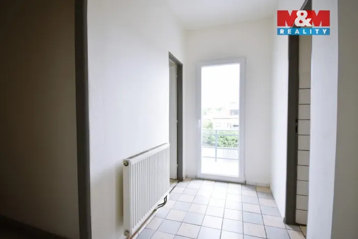Prodej komerční nemovitosti, Libiš, 300 m2