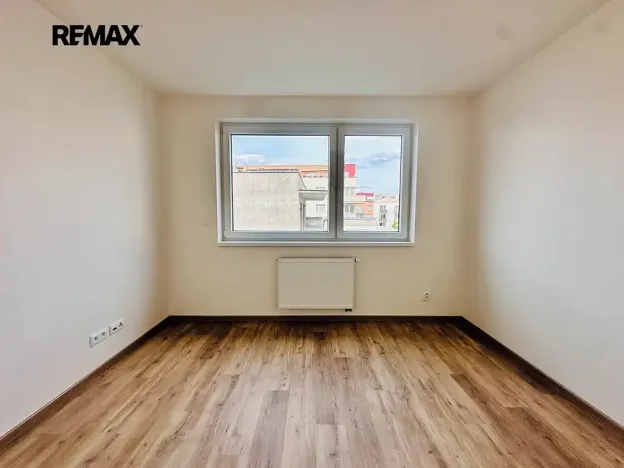 Pronájem bytu 2+kk, Praha - Černý Most, Dobrovolného, 42 m2