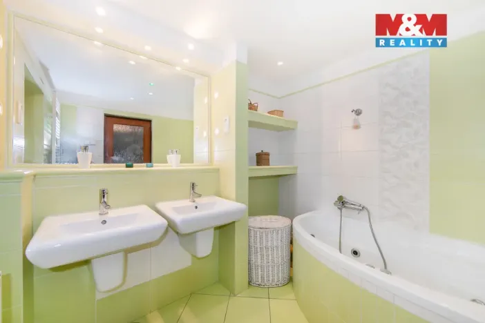 Prodej rodinného domu, Praha - Sobín, Ke Břvům, 172 m2