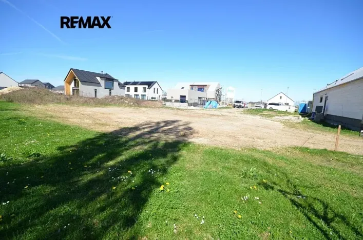 Pronájem zahrady, Slaný, 800 m2