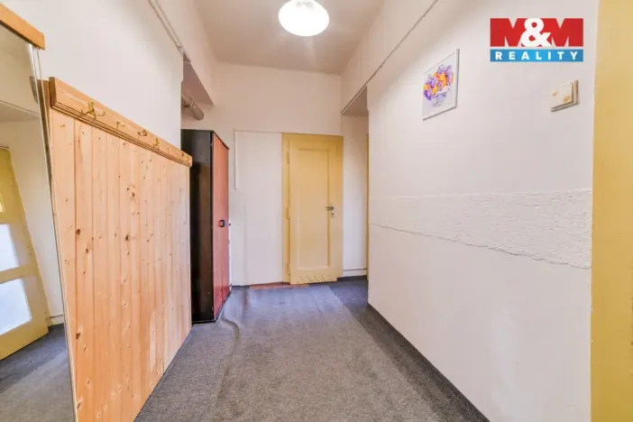 Prodej bytu 1+1, Cheb, Hviezdoslavovo náměstí, 38 m2
