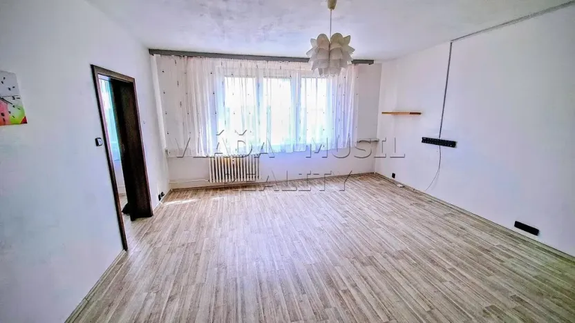 Pronájem bytu 2+kk, Praha - Kamýk, Zárubova, 42 m2