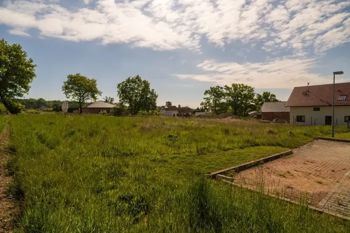 Prodej pozemku pro bydlení, Plzeň, Vlkýšská náves, 1704 m2