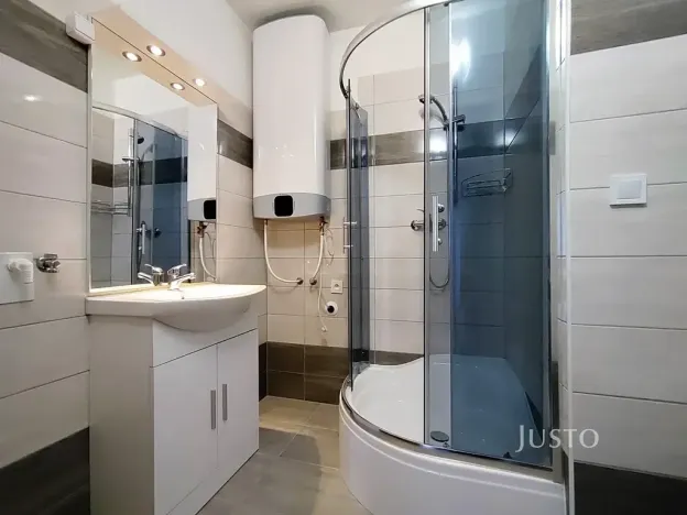 Pronájem bytu 4+1, Přeštěnice, 74 m2