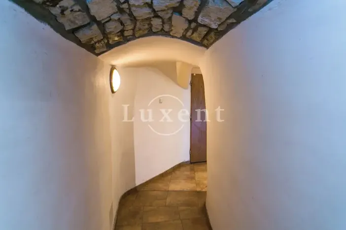 Pronájem bytu 2+kk, Praha - Malá Strana, Mostecká, 50 m2