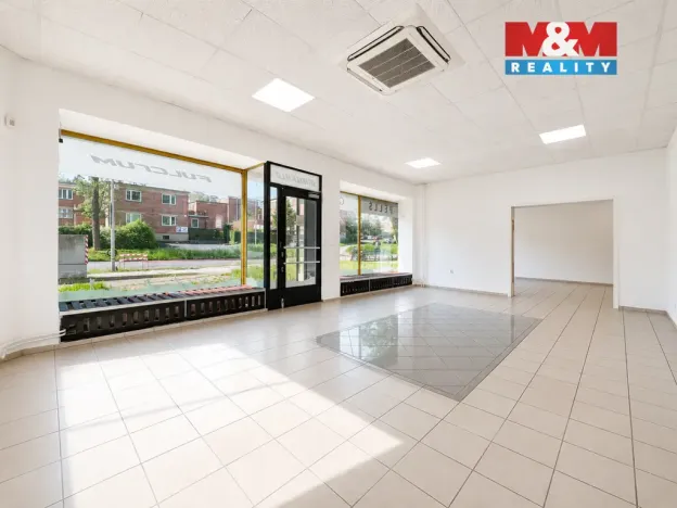 Pronájem obchodního prostoru, Zlín, třída Tomáše Bati, 119 m2